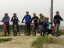 Els participants a l'aventura avans de sortir a la finca del Josep Maria