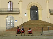 El Josep Maria, l'Alejandro i el Ramon davnt l'Ermita de Sant Ramon