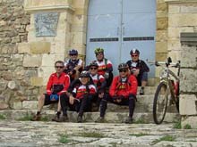 Els integrants de l'excursi al Santiari de Foix